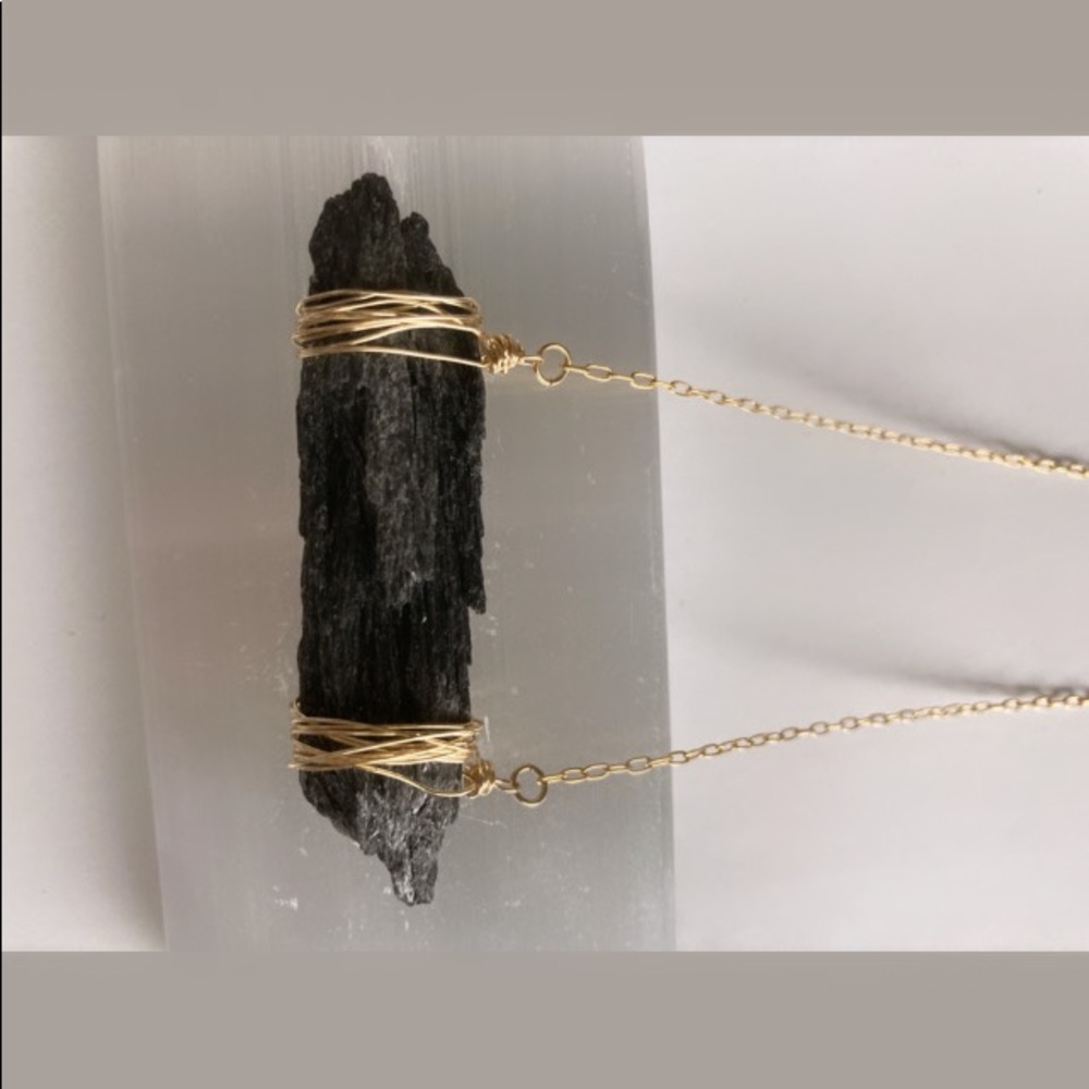 Black kyanite necklace - Picture 2 of 8